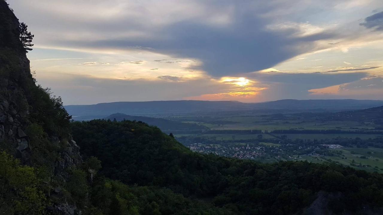 Hotel Szatmari Vendeghaz Badacsonytomaj Zewnętrze zdjęcie